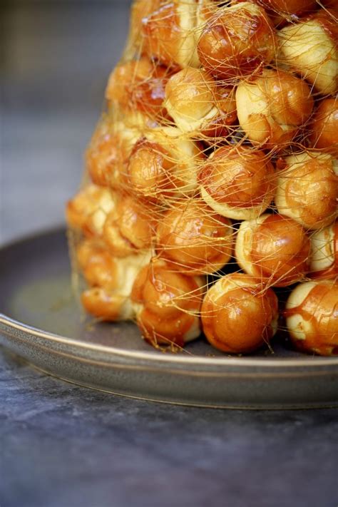 how to say croquembouche.